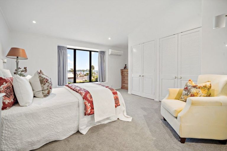 Photo of property in 1/33 Argo Drive, Half Moon Bay, Auckland, 2012