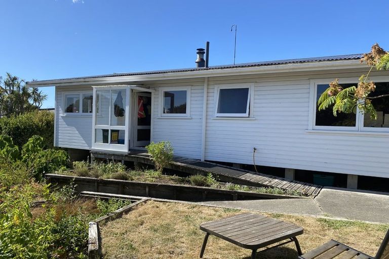 Photo of property in 6 Flaxmere Street, Waikanae Beach, Waikanae, 5036