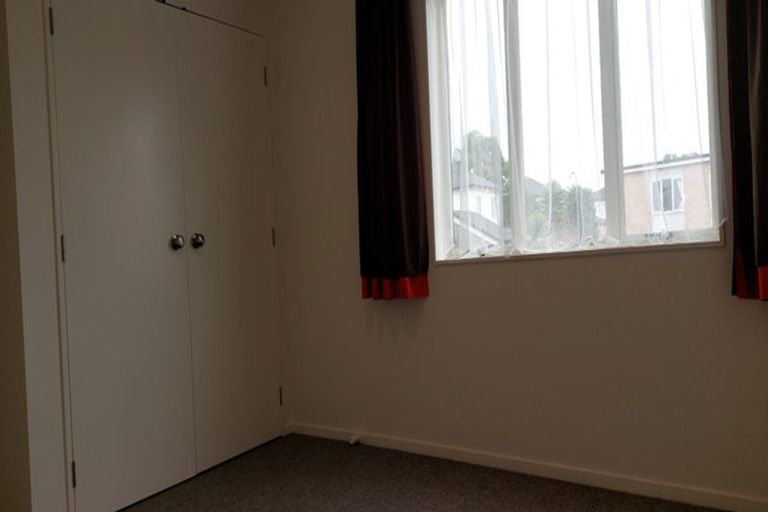 Photo of property in 10 Rosandich Drive, Sunnyvale, Auckland, 0612