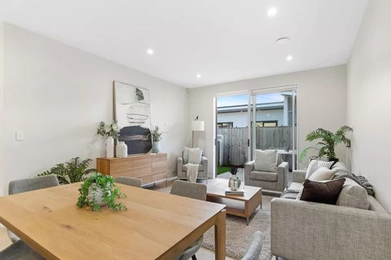 Photo of property in 6f Te Awapu Crescent, Takanini, 2112