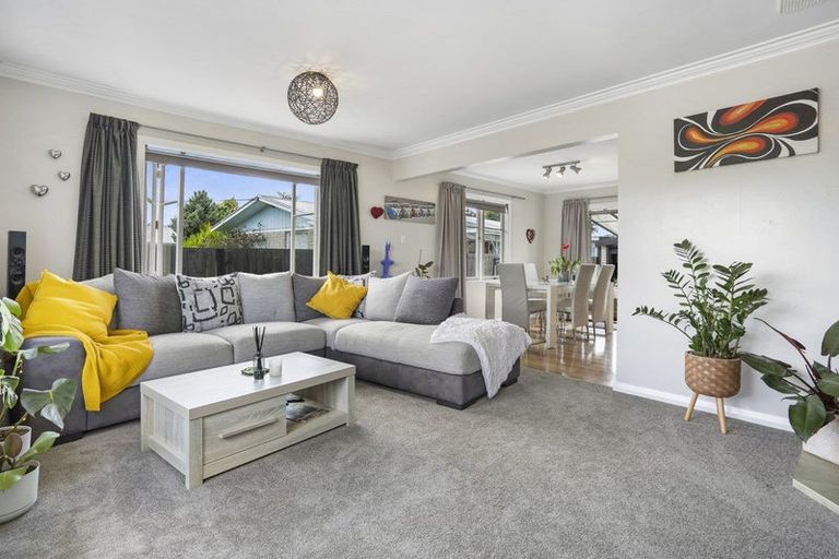 Photo of property in 298 Shakespeare Street, Leamington, Cambridge, 3432