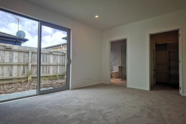 Photo of property in 25a Lillian Place, Orewa, 0931