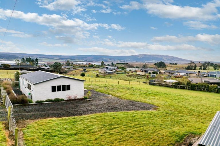 Photo of property in 28 Lakeview Street, Waihola, 9073