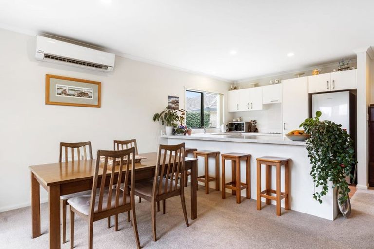 Photo of property in 5 Beragh Place, East Tamaki, Auckland, 2016