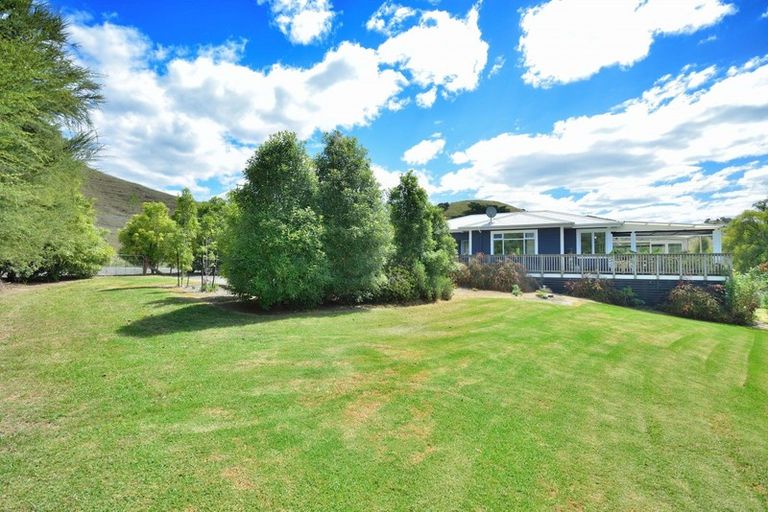 Photo of property in 128 Tauwhareparae Road, Tolaga Bay, 4077