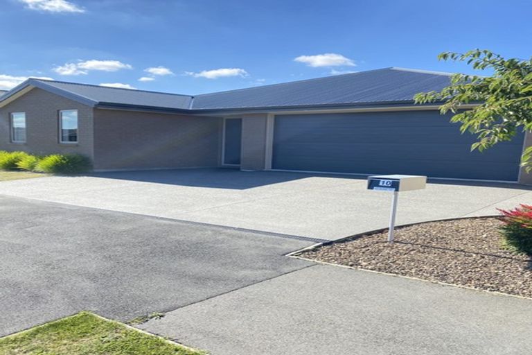 Photo of property in 10 Bradwell Crescent, Halswell, Christchurch, 8025