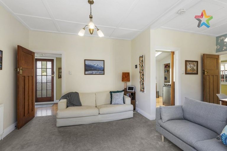 Photo of property in 17 Pirie Crescent, Moera, Lower Hutt, 5010