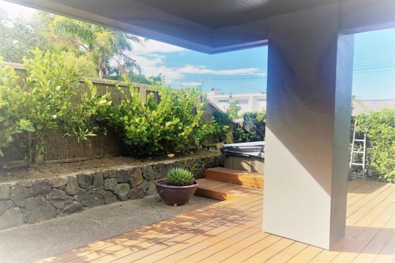 Photo of property in 34 Beach Road, Castor Bay, Auckland, 0620