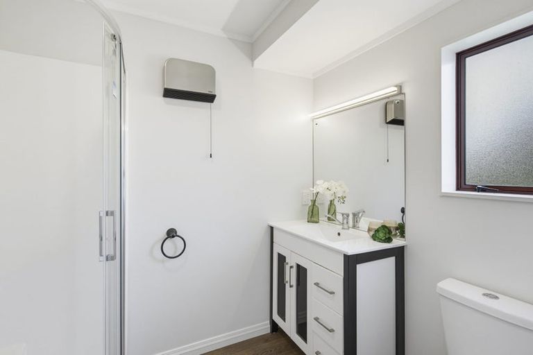 Photo of property in 4 Glen Loch Place, Paraparaumu, 5032