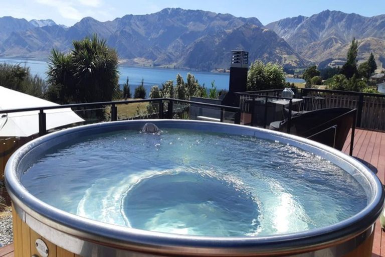 Photo of property in 216 Lakeview Terrace, Lake Hawea, Wanaka, 9382