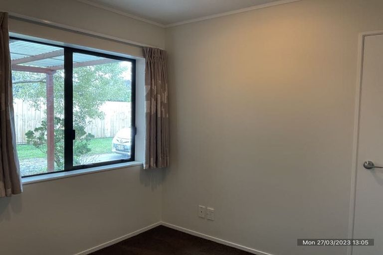 Photo of property in 2/67 Aviemore Drive, Highland Park, Auckland, 2010