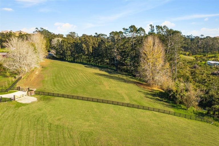 Photo of property in 5 Dysart Lane, Kumeu, 0891