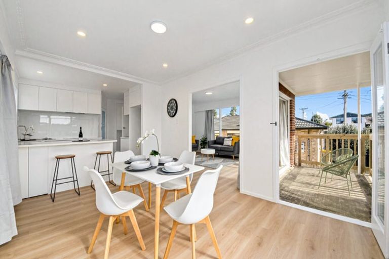 Photo of property in 70 Sturges Road, Henderson, Auckland, 0612