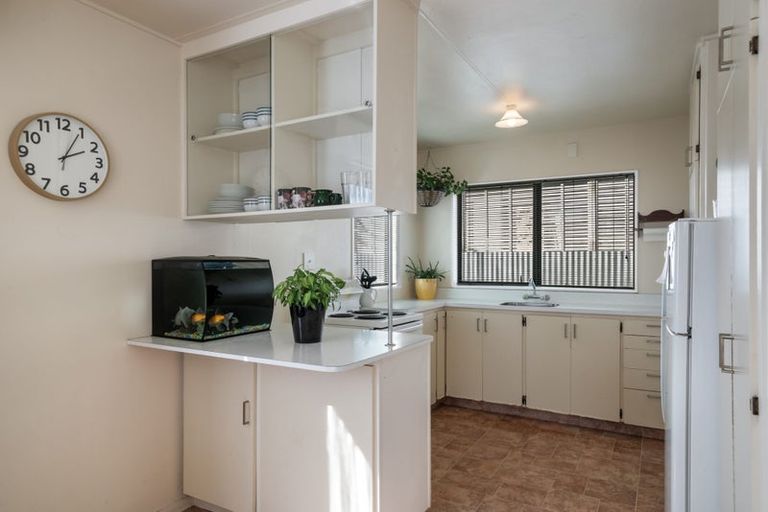 Photo of property in 6 Raukawa Street, Otaki, 5512