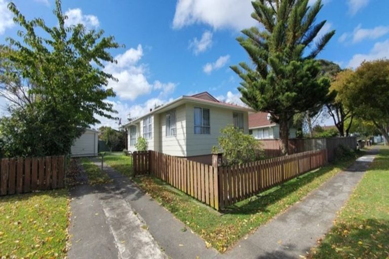 Photo of property in 12 Massey Street, Aramoho, Whanganui, 4500