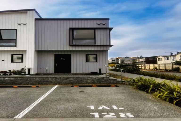 Photo of property in 10 Aumarire Lane, Favona, Auckland, 2024
