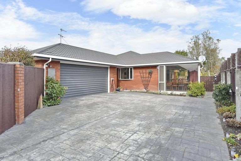 Photo of property in 2/66 Dunedin Street, Redwood, Christchurch, 8051