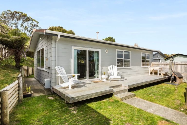 Photo of property in 9 Gaff Place, Whitby, Porirua, 5024
