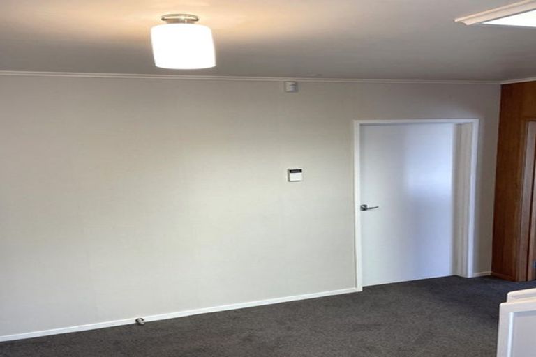 Photo of property in 104 Lantana Road, Green Bay, Auckland, 0604