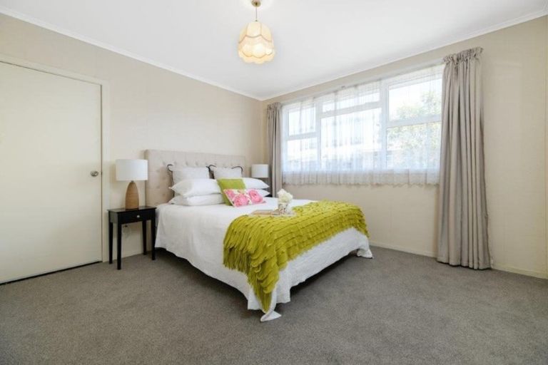 Photo of property in 2/92 Ngatai Road, Otumoetai, Tauranga, 3110