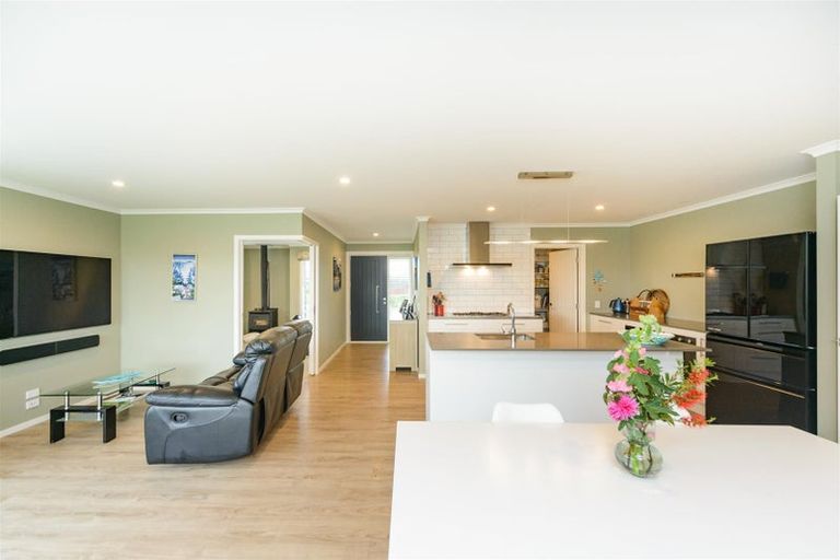 Photo of property in 19 George Street, Bulls, 4818