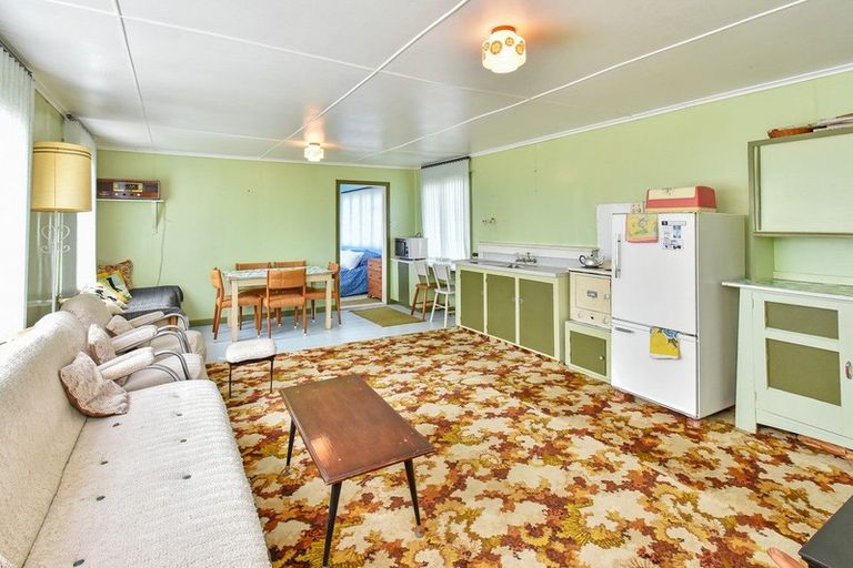 Photo of property in 72 Howard Road, Orere Point, 2585