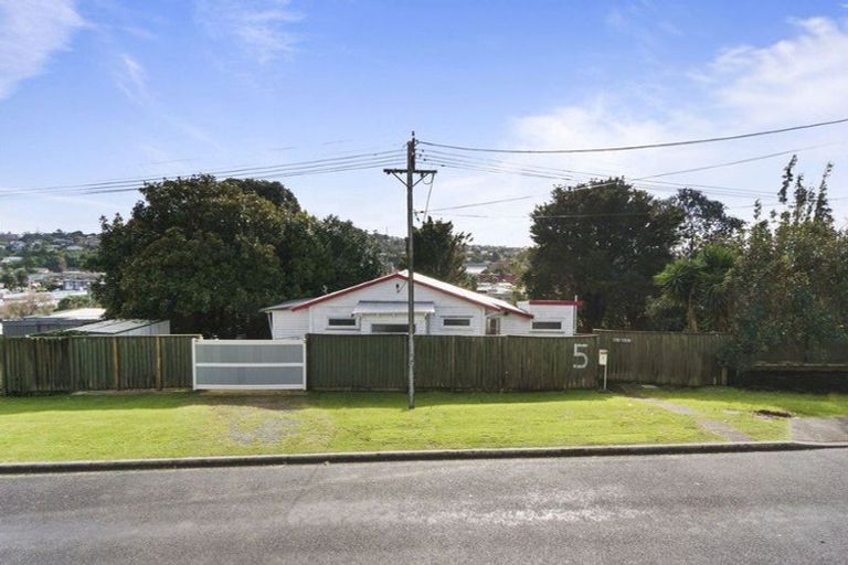 Photo of property in 5 Argyle Road, Browns Bay, Auckland, 0630