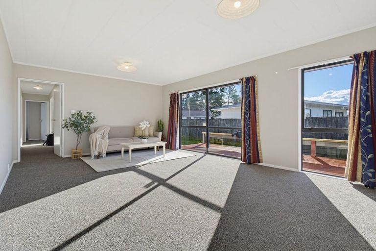 Photo of property in 47a Aquarius Drive, Kawaha Point, Rotorua, 3010