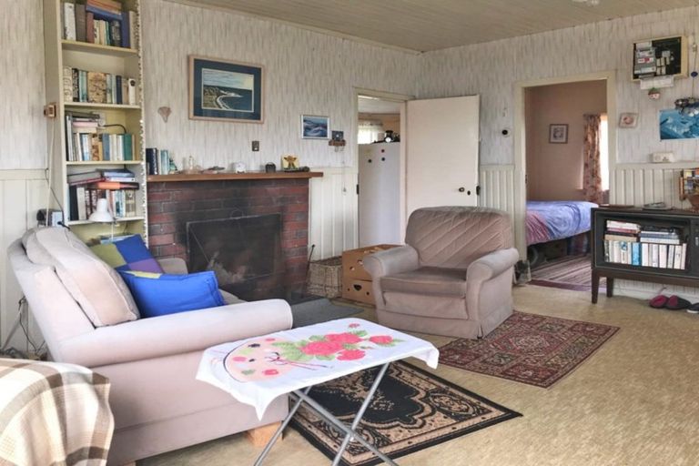 Photo of property in 3 Rimu Street, Kaka Point, 9271