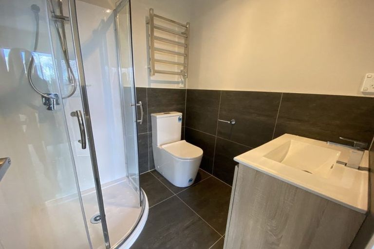 Photo of property in 3c Westall Road, New Lynn, Auckland, 0600