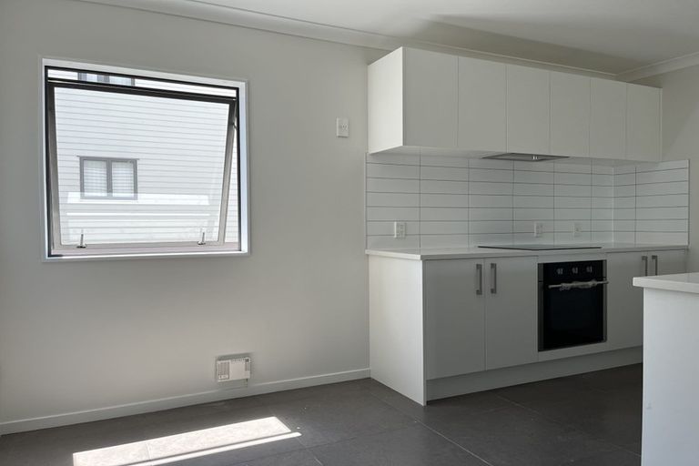 Photo of property in 9/46 Carlos Drive, Flat Bush, Auckland, 2016