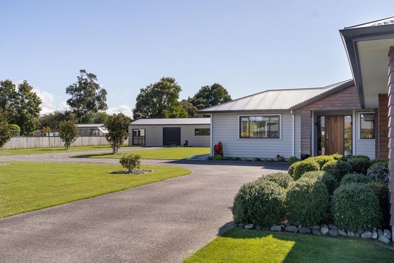 Photo of property in 6 Camellia Lane, Carterton, 5713