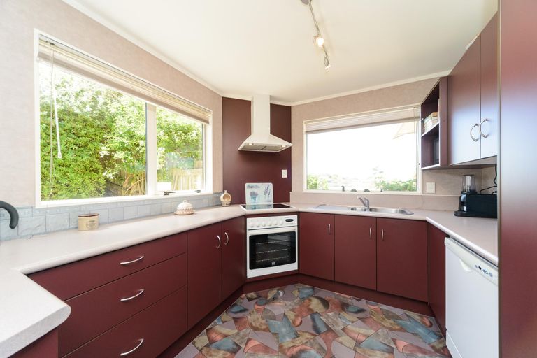 Photo of property in 100 Parnell Heights, Kelvin Grove, Palmerston North, 4414