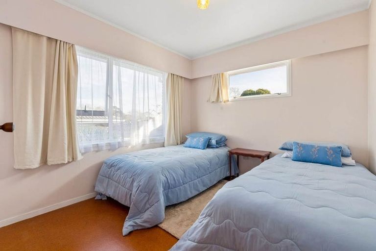 Photo of property in 2/39 Ashdown Place, Pahurehure, Papakura, 2113