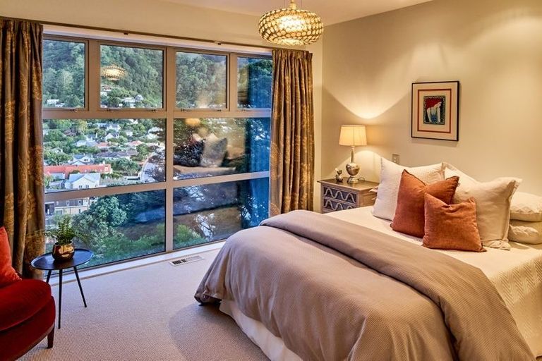 Photo of property in 4 Wilmore Way, Lowry Bay, Lower Hutt, 5013