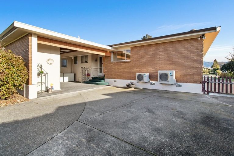 Photo of property in 69 Rhodes Street, Waimate, 7924