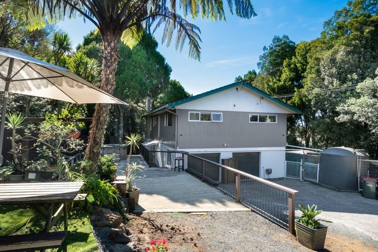 Photo of property in 737 Scenic Drive, Henderson Valley, Auckland, 0612