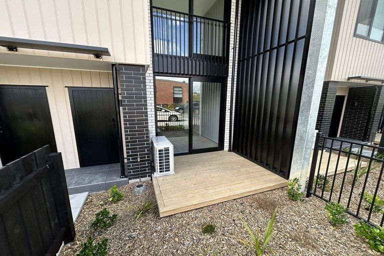 Photo of property in 13/18 Karengo Street, Long Bay, Auckland, 0630