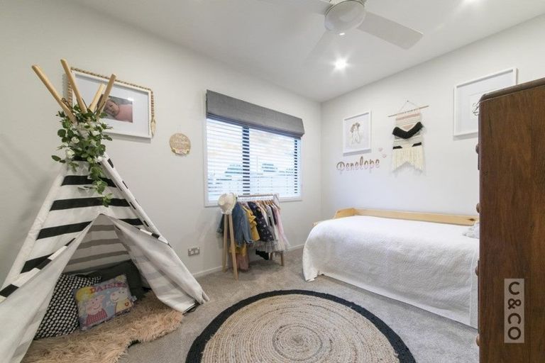 Photo of property in 27 Maude Street, Riverhead, 0820