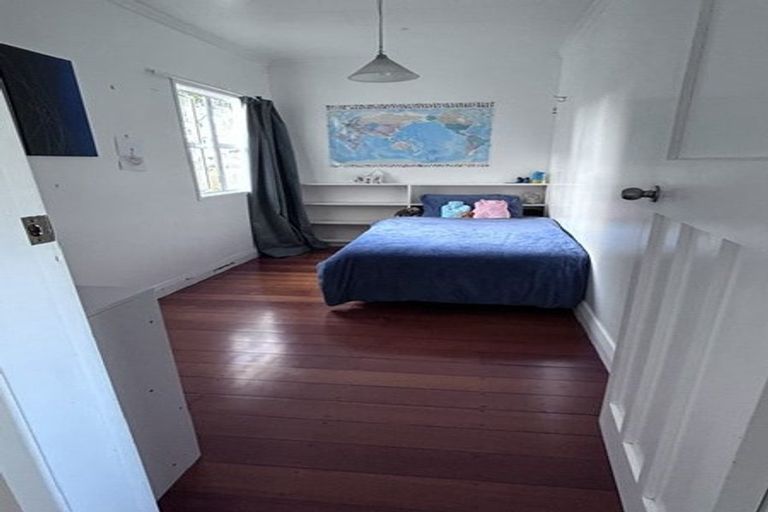Photo of property in 8 Chamberlain Road, Karori, Wellington, 6012