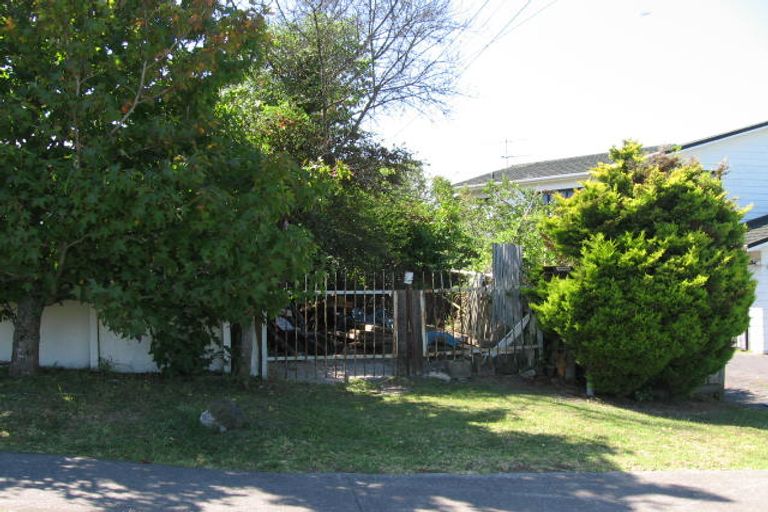 Photo of property in 889 East Coast Road, Northcross, Auckland, 0632