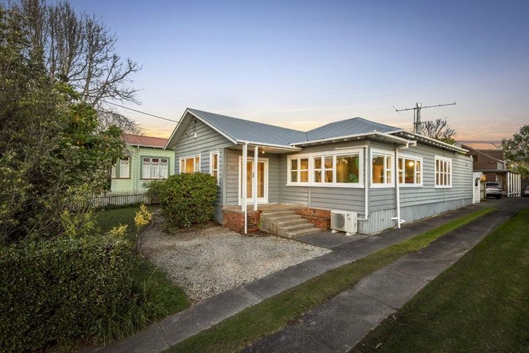 Photo of property in 2/59 Aramoana Avenue, Devonport, Auckland, 0624