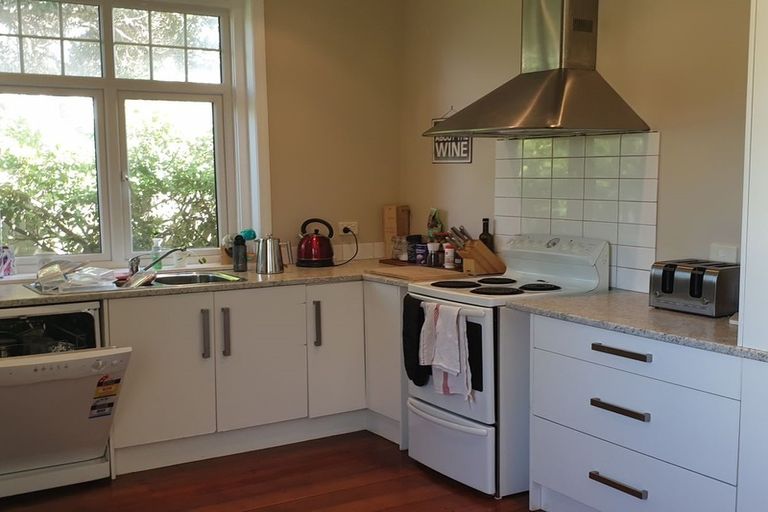 Photo of property in 9 Terrace Road, Titahi Bay, Porirua, 5022