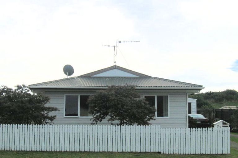 Photo of property in 23 Spackman Crescent, Paraparaumu, 5032