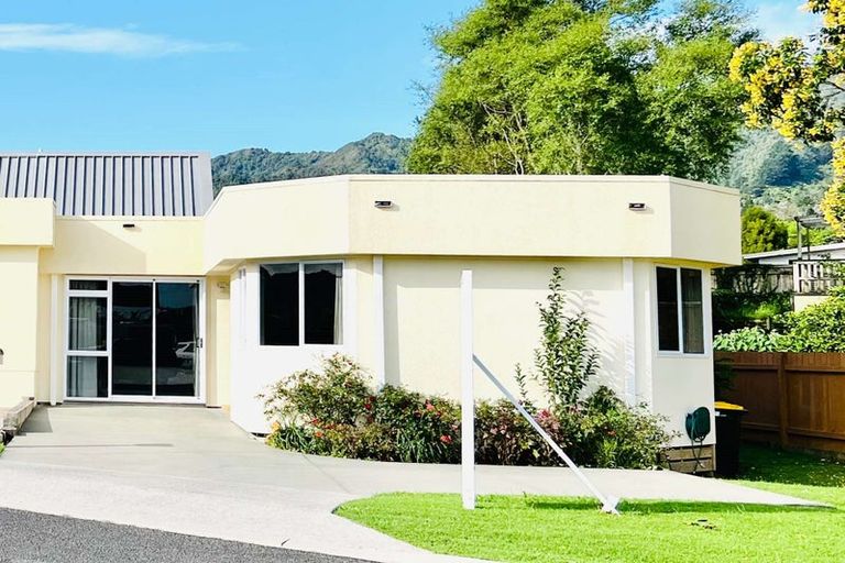 Photo of property in 90 Victoria Street, Coromandel, 3506