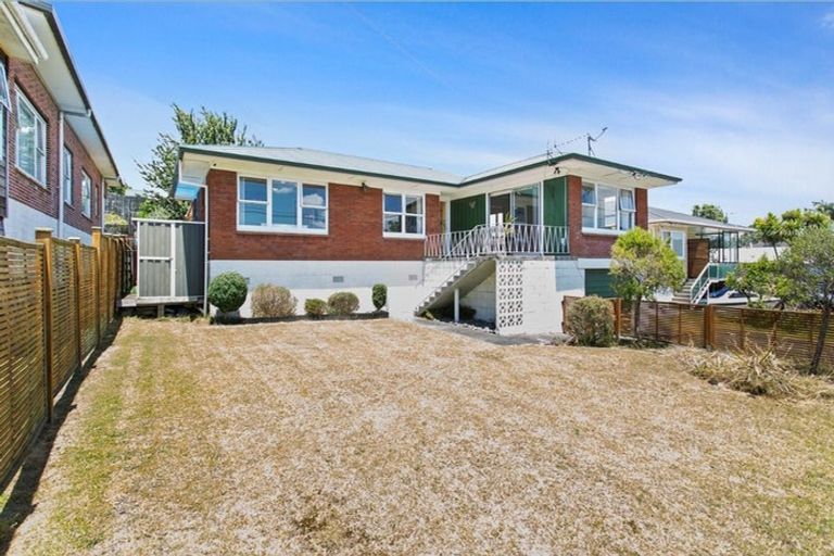 Photo of property in 15 Halberg Street, Papakura, 2110
