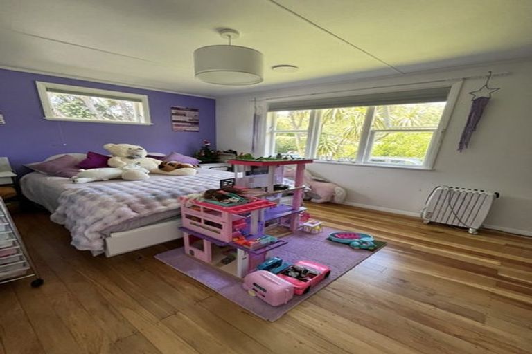 Photo of property in 5 Smith Street, Paekakariki, 5034