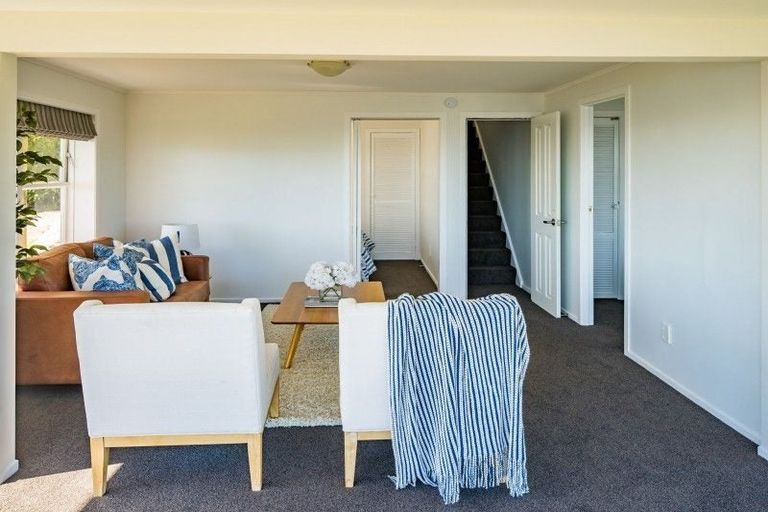 Photo of property in 20a Kahu Road, Paremata, Porirua, 5024