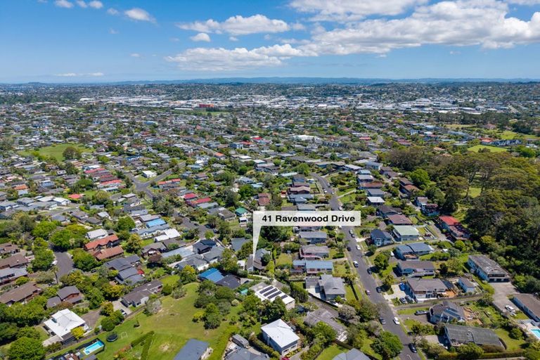 Photo of property in 1/41 Ravenwood Drive, Forrest Hill, Auckland, 0620