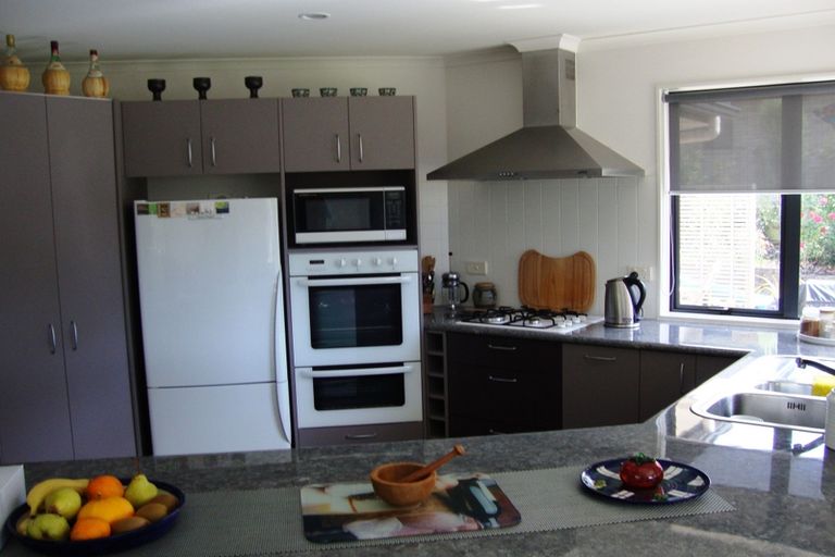 Photo of property in 28 Halyard Loop, Haruru, 0204